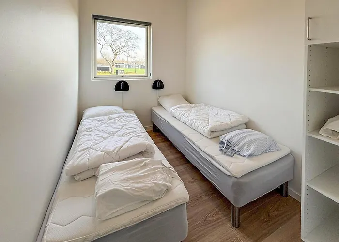 2 Bedroom Beautiful In Apartamento